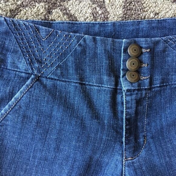 Ron & Ali High waisted walking shorts Size 6 - Picture 2 of 5